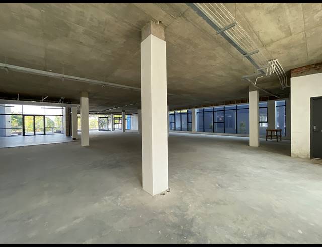 2,173M² OFFICE TO LET IN BRYANSTON
